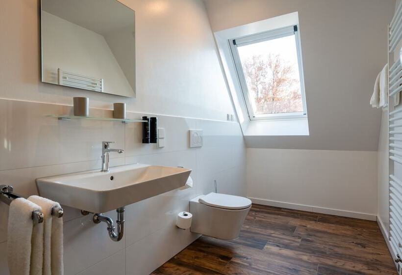 Номер Стандарт, Coucou Hotel & Kuckucks Stube
