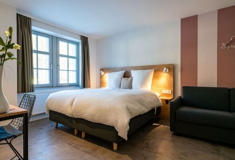 Номер Стандарт, Coucou Hotel & Kuckucks Stube