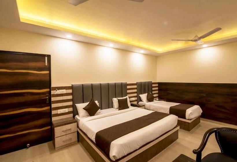 Трехместный Номер Deluxe, Mahajan International, Delhi Airport