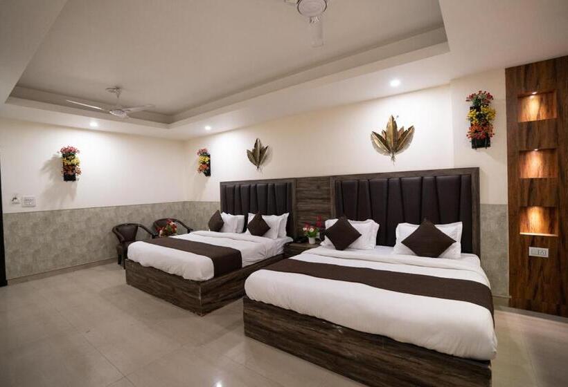 Family Suite, Mahajan International, Delhi Airport