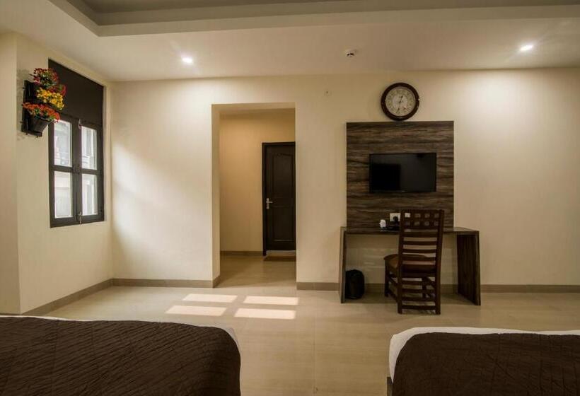 Family Suite, Mahajan International, Delhi Airport