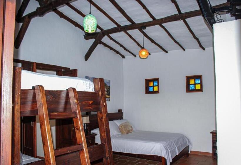 Четырехместный Номер Стандарт с Балконом, Campestre Ataraxia Barichara