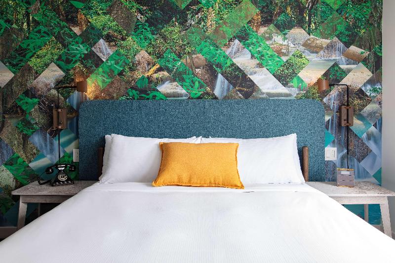 Люкс Кровать Кинг, Canvas Moncton, Tapestry Collection By Hilton