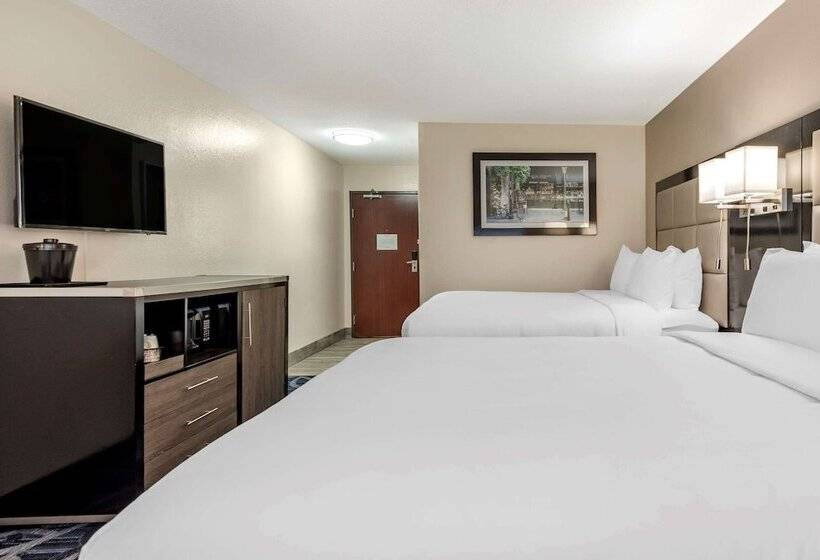 Номер Стандарт 2 Двуспальные Кровати, Comfort Inn & Suites Liverpool   Syracuse