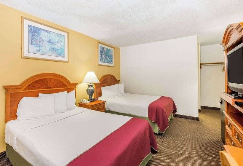 스탠다드 룸 더블 침대 2개, Days Inn By Wyndham West Des Moines   Clive