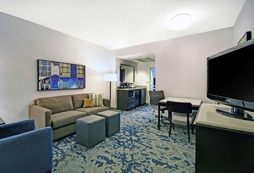 جناح, Embassy Suites Charleston