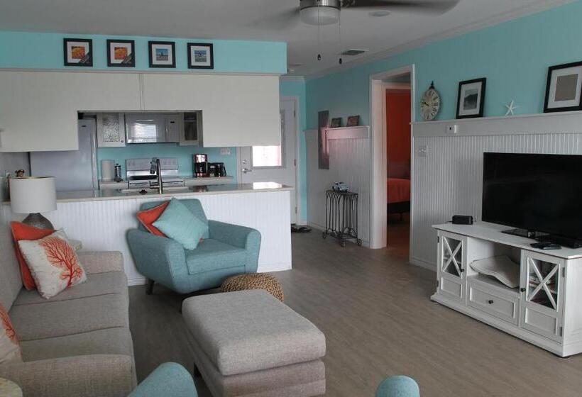 Апартаменты 2 Спальни, Executive Keys Condominiums On The Beach