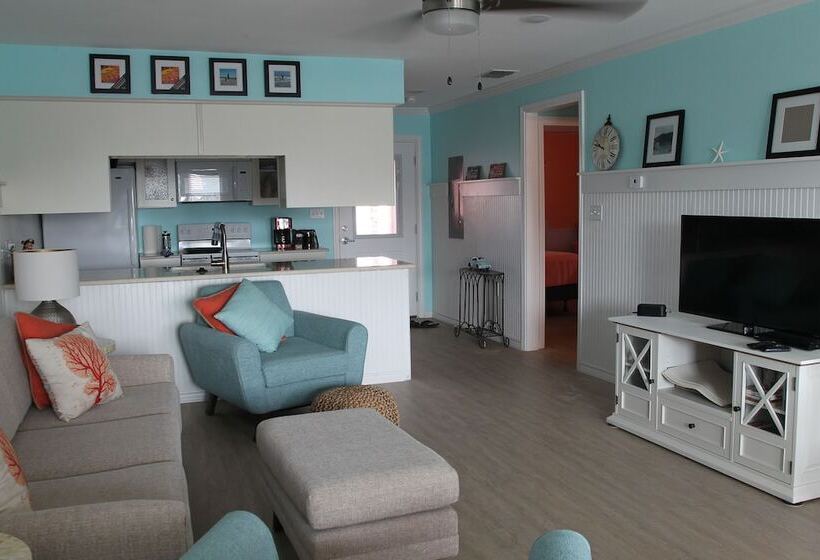 Апартаменты 2 Спальни, Executive Keys Condominiums On The Beach