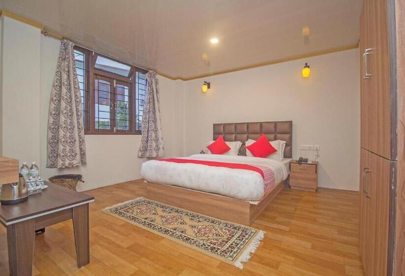 디럭스 트리플 룸, Capital O Sinol Retreat
