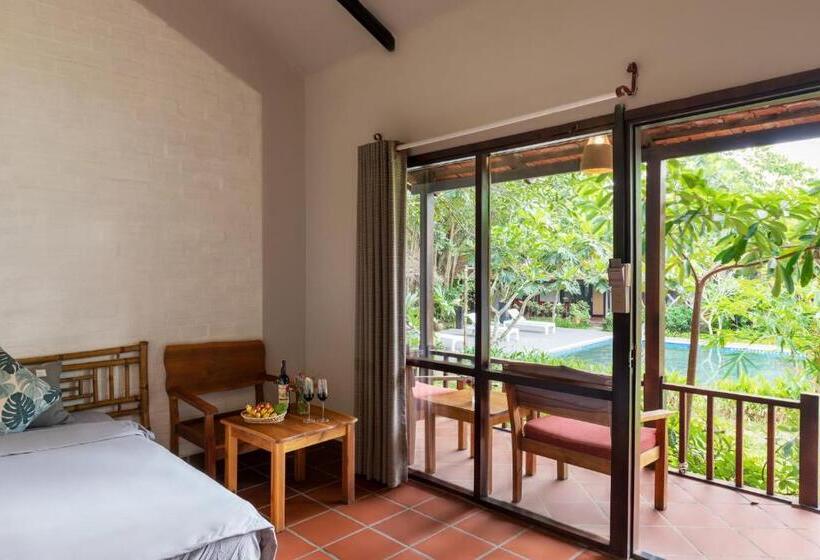 اتاق لوکس با چشم‌انداز استخر, An Nhien Retreat