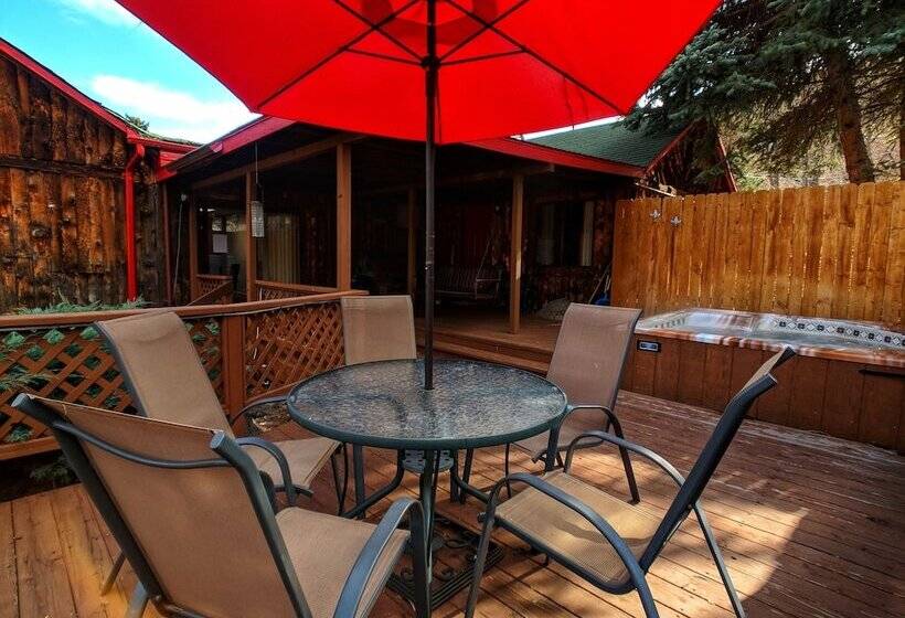 Люкс, Foot Of The Mountain Motel