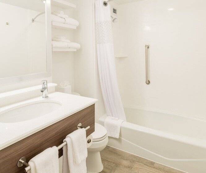 适合残疾人使用的标准间, Hampton Inn St. Charles St. Peters