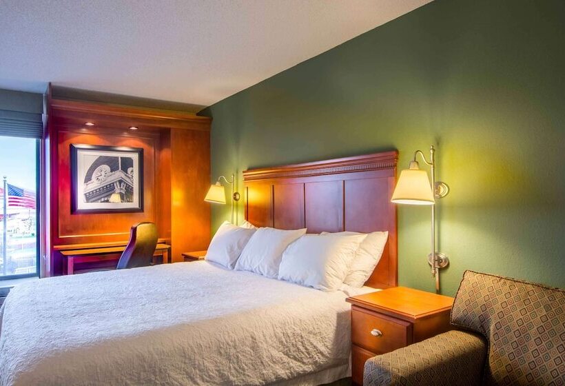 适合残疾人使用的标准间, Hampton Inn Washington