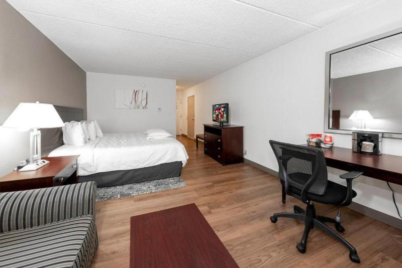 프리미엄 룸, Red Roof Inn Plus Newark Liberty Airport   Carteret