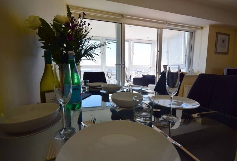 Апартаменты Пентхаус 2 Спальни, Isabella Penthouse 15th Floor, Seafront