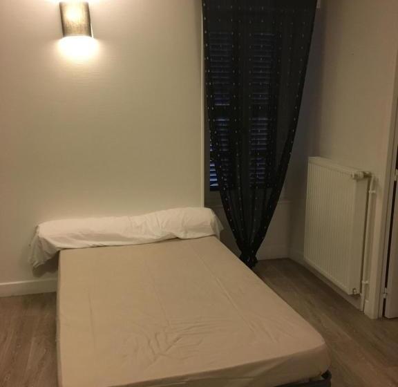 Номер Стандарт Трехместный, Chambres D'hôte Les Bredins
