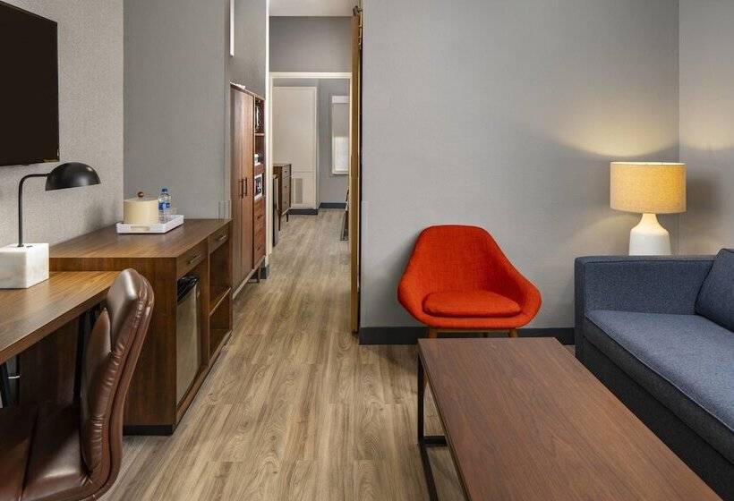 Suite, Four Points By Sheraton Dallas Arlington Entertainment District