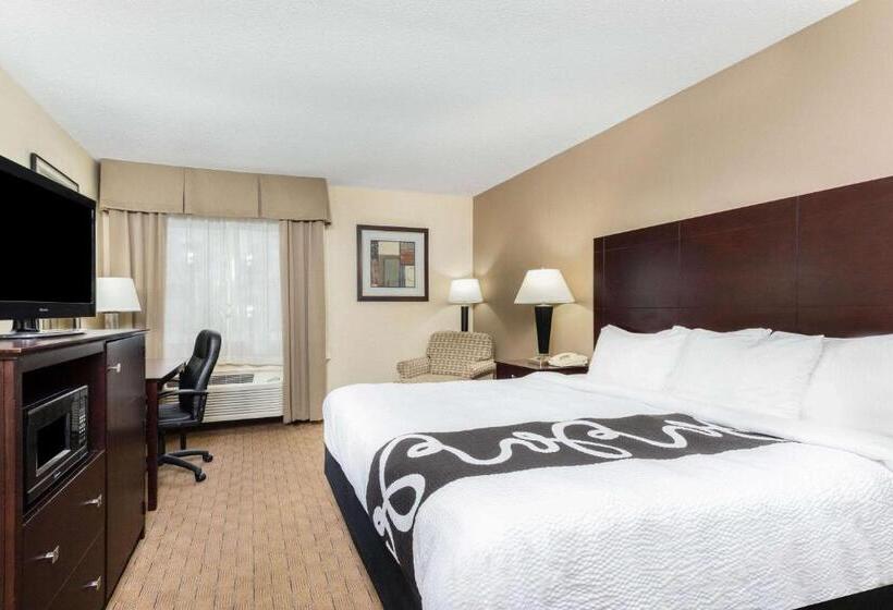 Camera Standard Pat King Adaptată pentru Discapacitaţi, La Quinta By Wyndham Frankfort