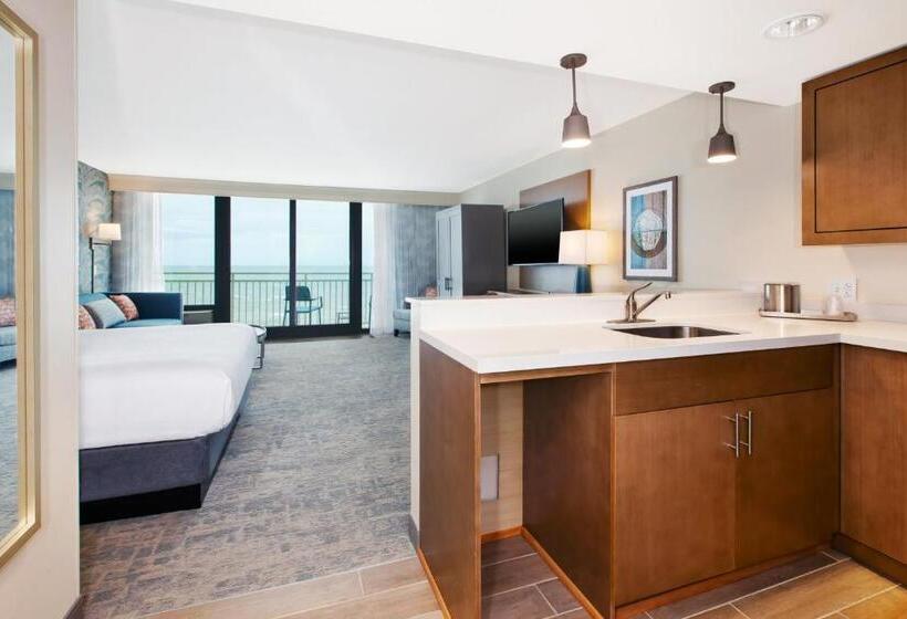 带大床的标准工作室, Holiday Inn Va Beach Oceanside 21st St, An Ihg