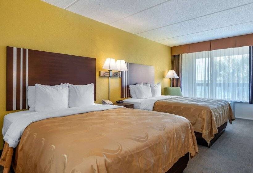 带2个双人床的标准工作室, Quality Inn And Suites Palatka Riverfront