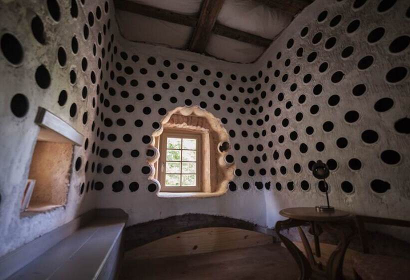 اتاق استاندارد سه نفره, Moulin Madame