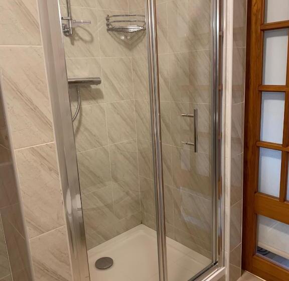 Семейный Номер, Beech Lodge B&b