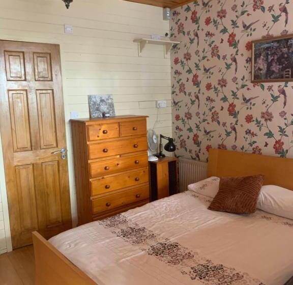 Апартаменты 1 Спальня Нижний Этаж, Beech Lodge B&b
