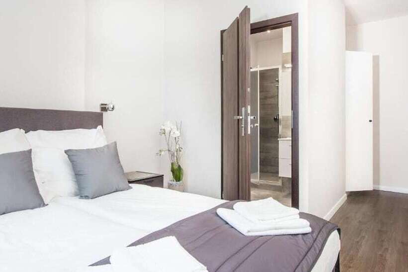 اتاق استاندارد, Black Swan House, Old Town