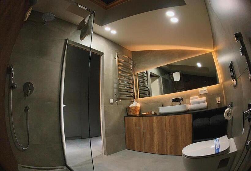 استودیوی استاندارد, Apart Hotel на трояндовой