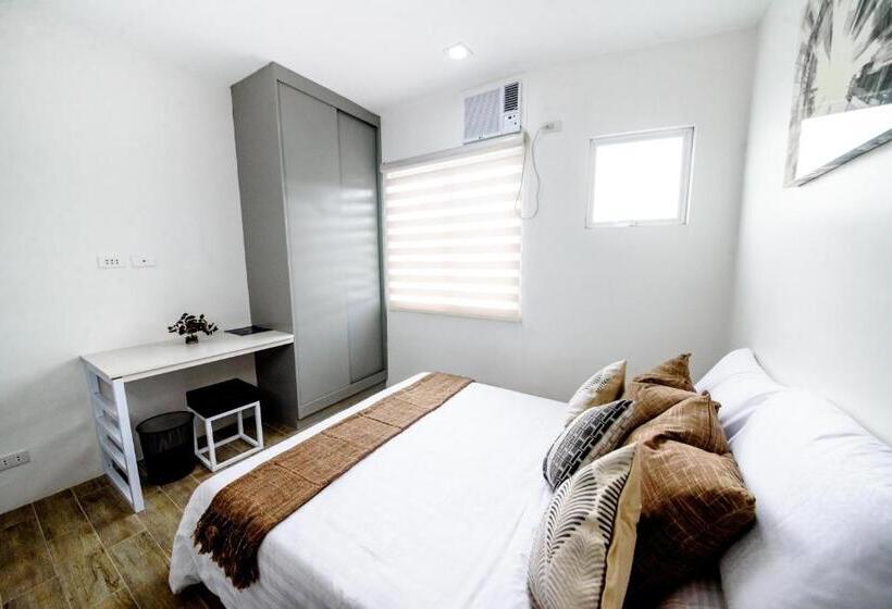 Family Room, 1075 Dormitel