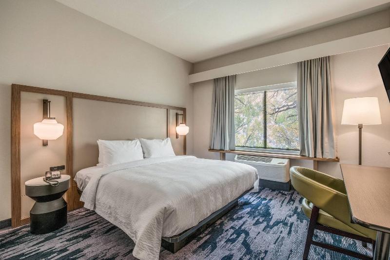 스탠다드 룸 킹사이즈 침대, Fairfield Inn & Suites Whitewater