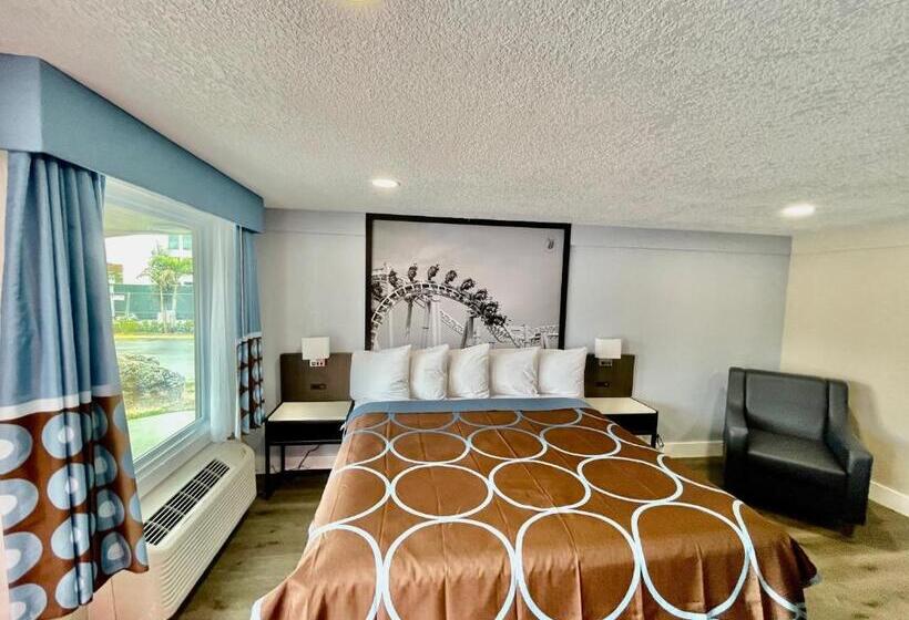 غرفة قياسية سرير كينج لذوى الإحتياجات الخاصة, Super 8 By Wyndham Kissimmee Orlando