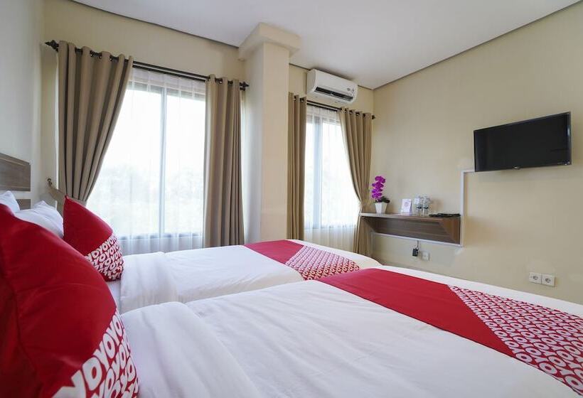 디럭스 룸, China Town Hotel Bali By Oyo Rooms