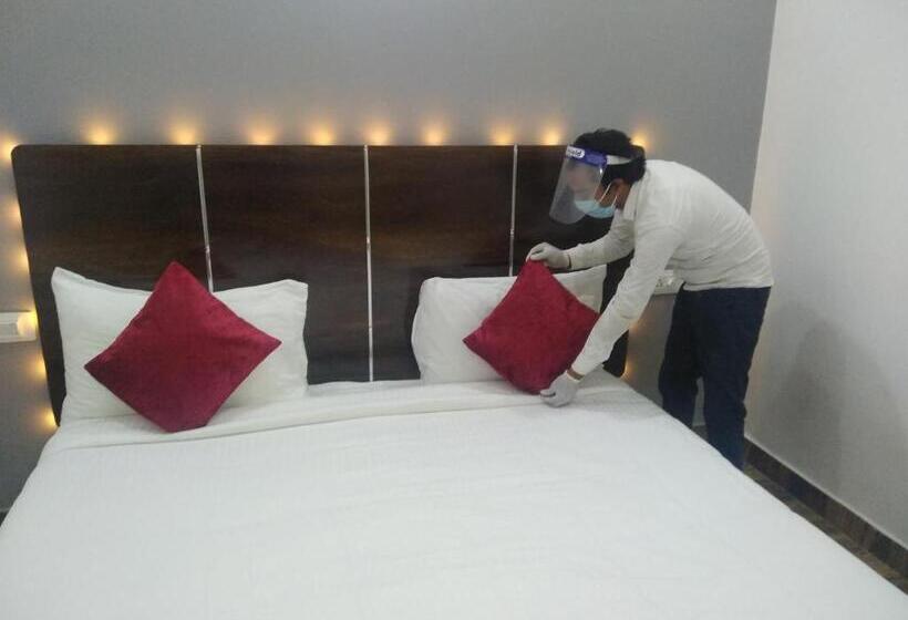 Номер Deluxe Кровать Кинг, The Palm Tree  Family Stay