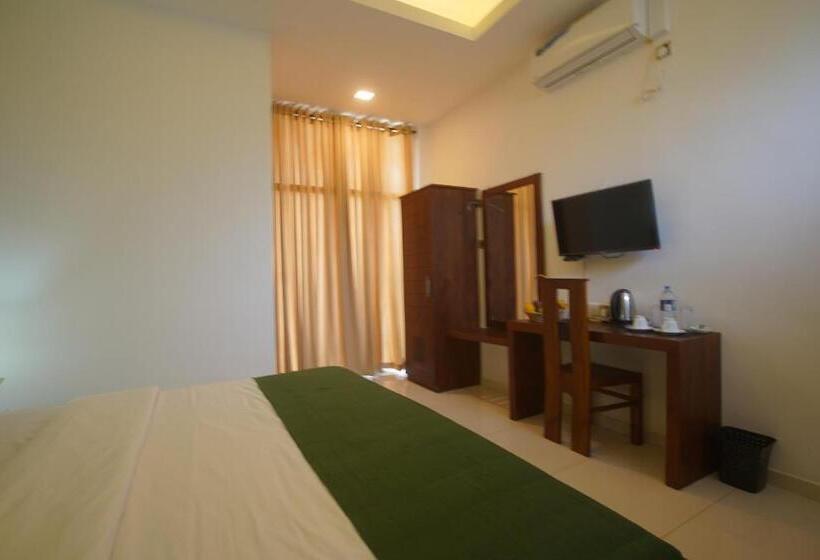 اتاق لوکس سه تخته, Monaara Leisure   Anuradhapura