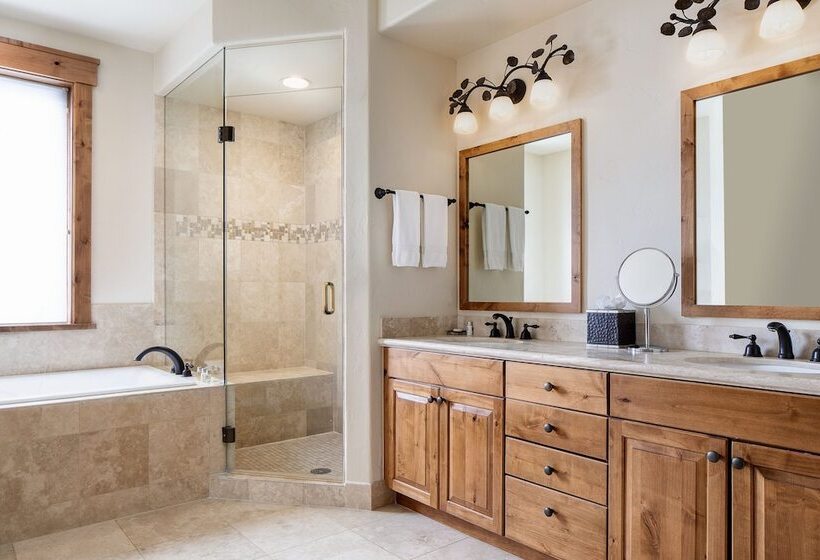 ２ダブルベッドのスタンダードルーム, The Hythe, A Luxury Collection Resort, Vail