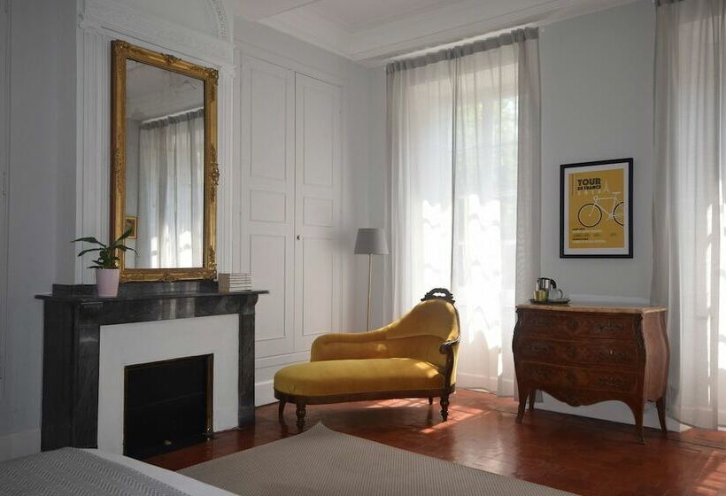 Номер Deluxe, Maison De L'aguze