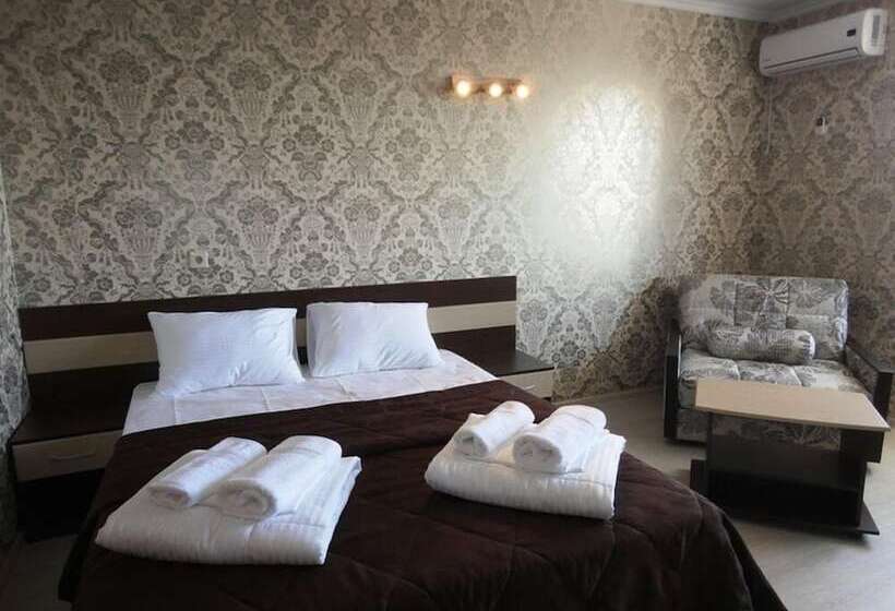 Номер Стандарт Трехместный, Guest House Amur