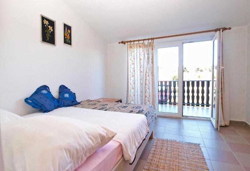 Четырехместный Номер Классик, Apartment 1265