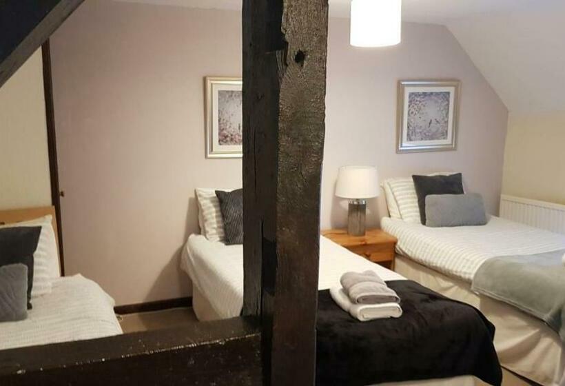غرفة قياسية ثلاثية, The Wheatsheaf Inn