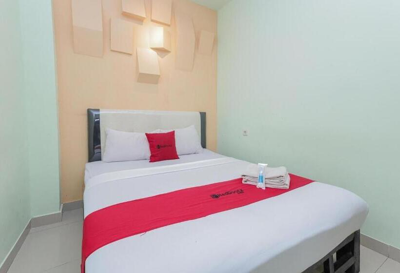 Номер Стандарт, Reddoorz Near Alun Alun Madiun