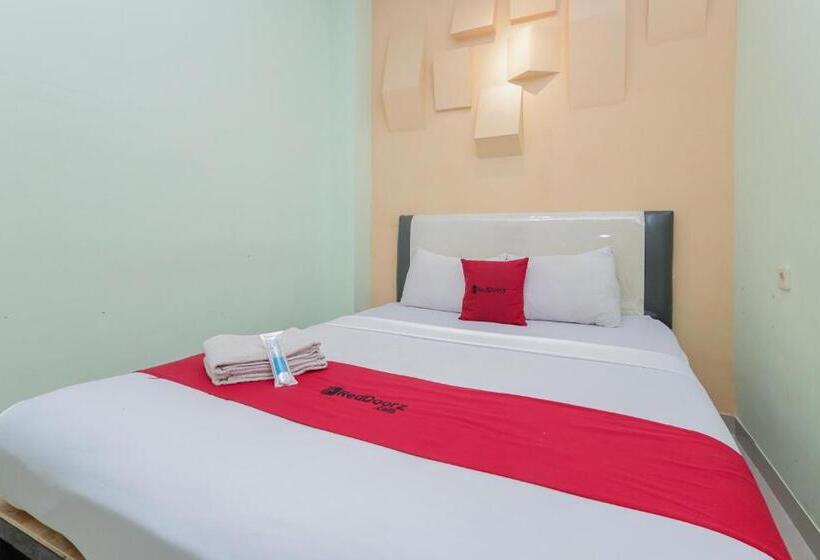 Номер Стандарт, Reddoorz Near Alun Alun Madiun