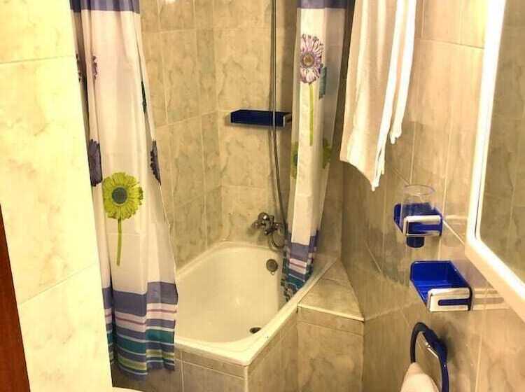 Номер Стандарт, Hostal Hermanos Sánchez