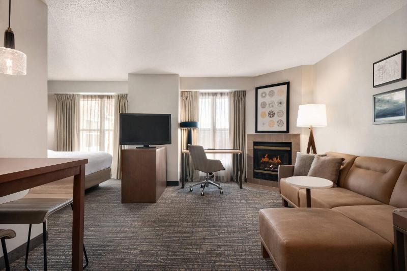 キングサイズベッドのスタンダードルーム, Doubletree By Hilton Hotel Vancouver