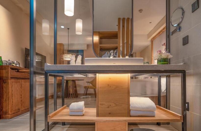 带2个卧室的套房, Holiday Inn Jilin Beidahu, An Ihg