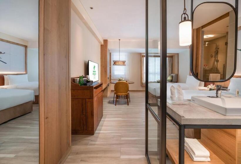 带2个双人床的标准工作室, Holiday Inn Jilin Beidahu, An Ihg
