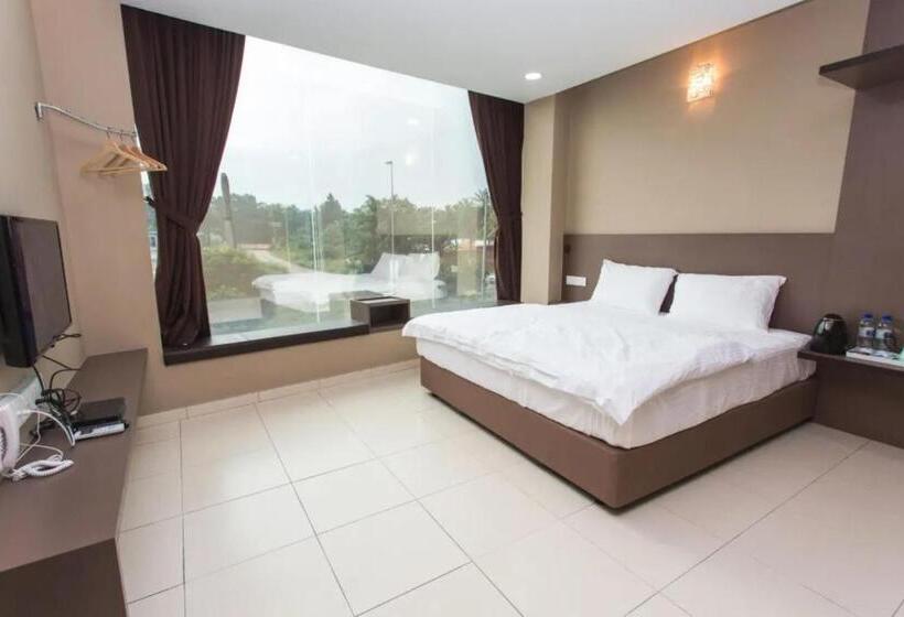 Номер Deluxe Кровать Кинг, Tropika Garden Hotel Kulai