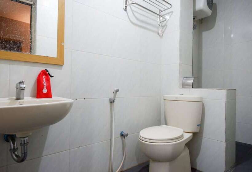 Номер Стандарт, Reddoorz Plus At Hotel Srikandi Kendari