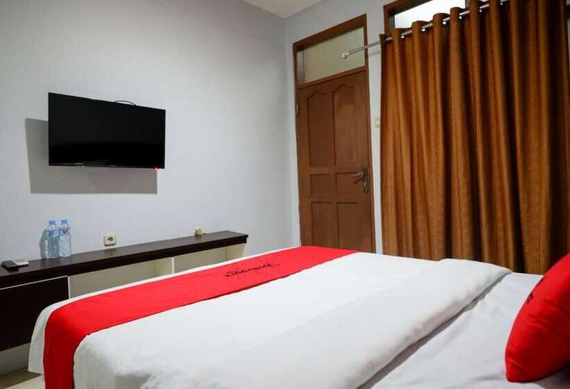 Номер Стандарт, Reddoorz Plus At Hotel Srikandi Kendari