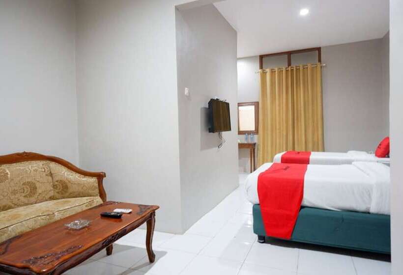 Номер Superior, Reddoorz Plus At Hotel Srikandi Kendari